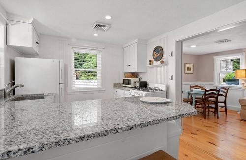 East Sandwich House | Cape Cod Getaway: Walk to East Sandwich Beach