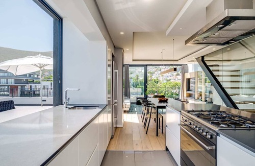 Sea Point Apartment | Cape Town Penthouse w/Lovely Views (Quendon Penthouse)