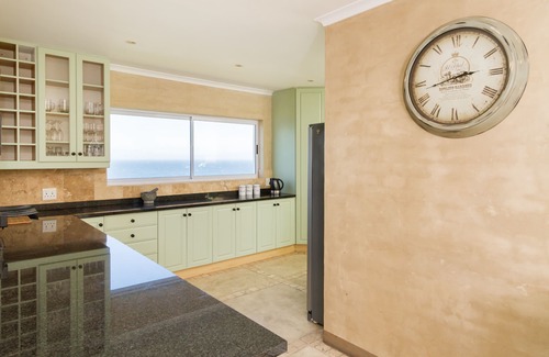 Fish Hoek Villa | Cape-x-ta-sea a home with picture perfect panoramic views of False Bay.