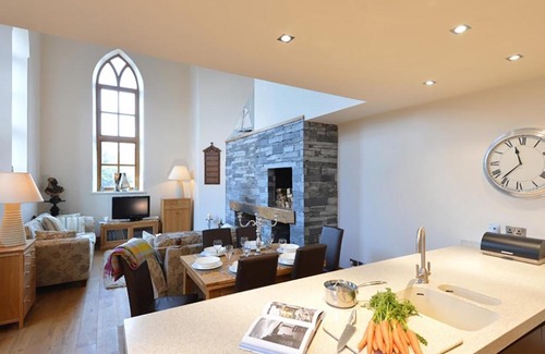 Edern House | Capel Tabernacl