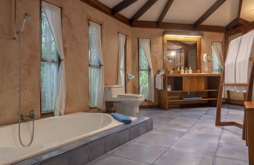 Playa Langosta Hotel | Capitán Suizo Beachfront Boutique Hotel