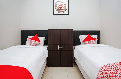 Gubeng Hotel | Capital O 1086 2oscar