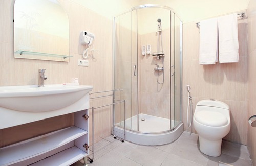 Surabaya Hotel | Capital O 175 K-60 Residence