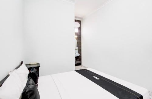 Wonosari Hotel | Capital O 93842 Jowo Segoro ResortNearPantai Sepanjang