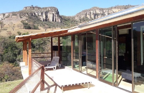Guape House | Capitol, canyons, waterfalls on the edge of the house and views of the Furnas dam and Paredao