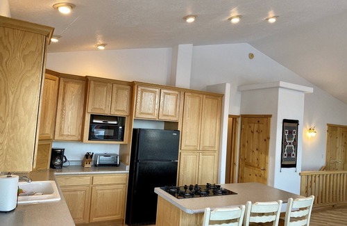 Teasdale House | Capitol Reef Home with fast wi-fi and washer/dryer
