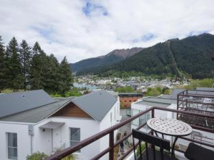 Queenstown City Centre Hotel | Caples Court Motel & Apartments