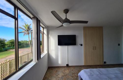Kingsborough Apartment | Capri Beach Holiday home