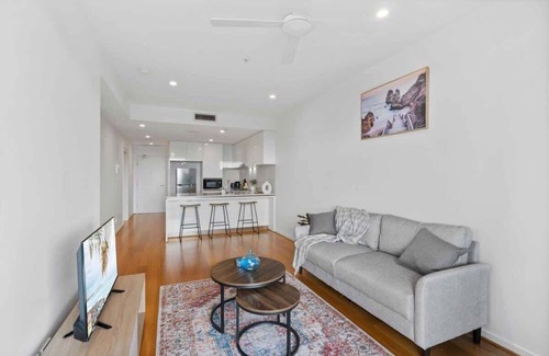 Newstead Apartment | Capri - Executive 1BR in Fortitude Valley plus parking
