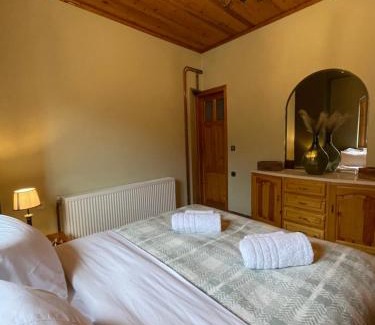 Archaia Feneos Ski Chalet | Capris Rustic Ηouse with Mountain View