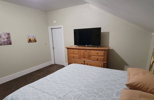 Northville House | Caps' Cozy Cabin of Northville Village