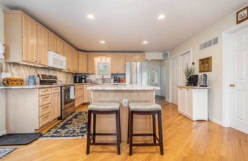 North Glade Hills House | Captain's Cove | Lakefront, Boat Slip Nearby