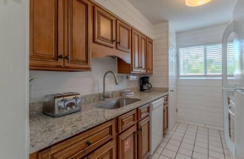 Crystal Beach Resort | Captain's Quarter's! Short walk to the Beach!, Captain's Quarter's! Close to the Beach!