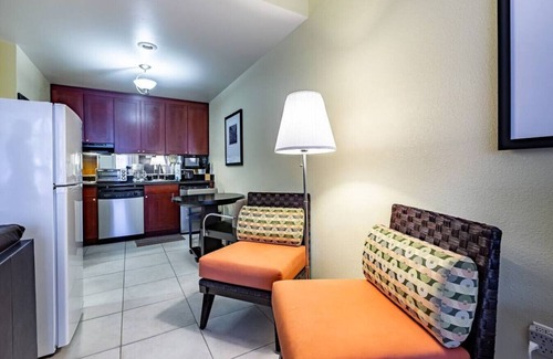 Ruskin Apartment | Captain`s Quarter. · U512