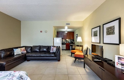 Ruskin Apartment | Captain`s Quarter. · U512