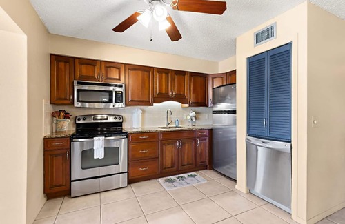 Dunedin Condo | Captain's Quarters - Capt. Morgan Unit - FREE BOAT with Rental!