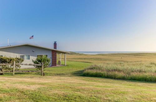 Gearhart Apartment | Captain's Quarters