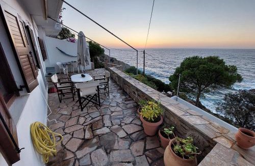Armenistis House | Captain's View Guesthouse