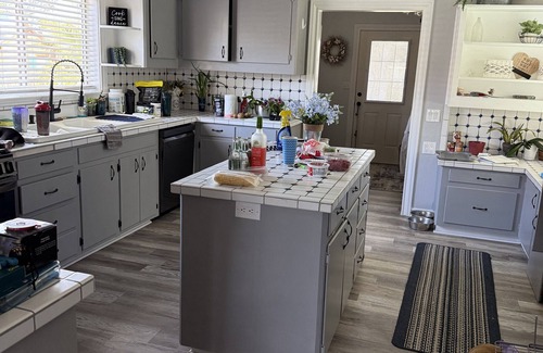 Rockport House | Captain Vic's a historic home 3 blks from the beach and 2 blks from Downtown