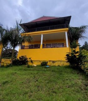 West Mere Villa | Cara home stay