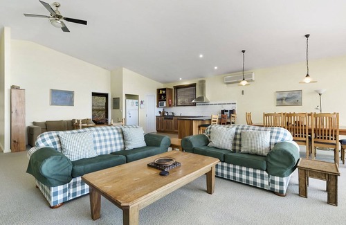 Kennett River House | Cara - stunning coastal and sea views!