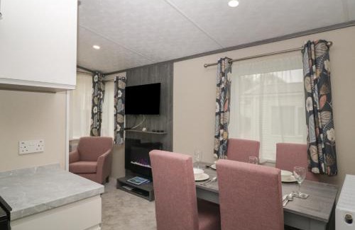 Plymouth House | Caravan 7