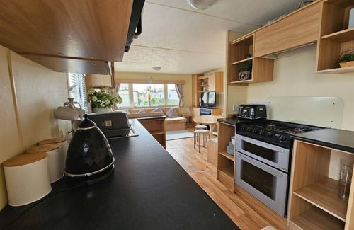 Rhyl Cabin | Caravan Meg 3 bed robin holiday