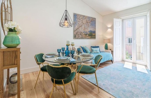 Lisbon Old Town Apartment | Cardal Deluxe Apartment