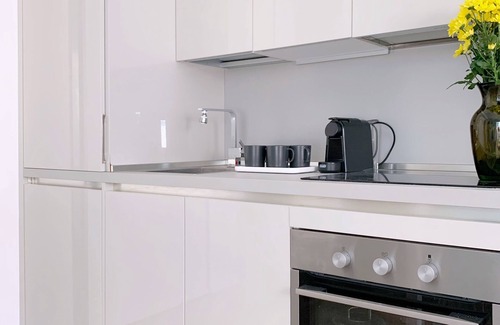 Centro Direzionale Apartment | Cardano Blue Suite - 5 min da Stazione Centrale