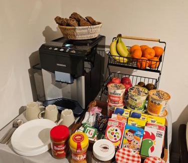 Adamsdown Bed & Breakfast | Cardiff City Guesthouse, Central Rooms, Fast Wi-Fi, On-Street Parking