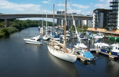 Penarth Apartment | Cardiff/Pernath Home2n