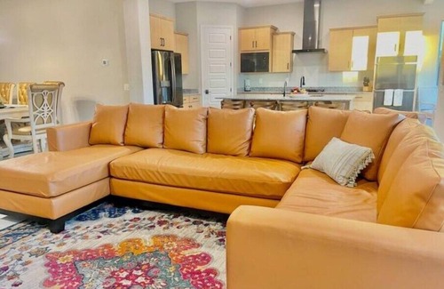 Glendale Apartment | Cardinal Stadium Functional Luxury Getaway