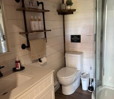 Mechanic Settlement Cabin | Cardwell cabins
