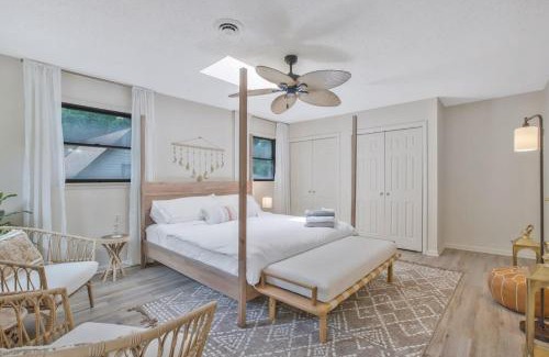 Stevensville House | Caribbean Themed Pool Home - 25 min to USNA