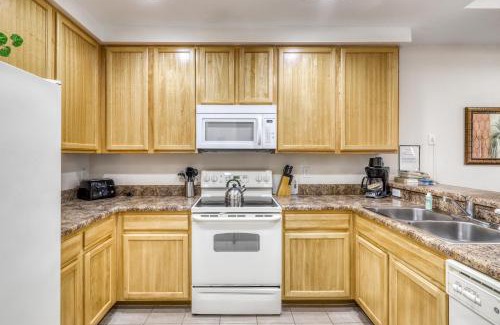 West Kissimmee Apartment | Caribe Cove Resort