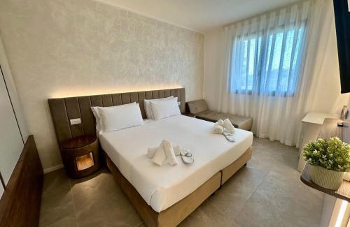 Lido di Jesolo Apartment | Caribe Sunset - Large 3 Bedrooms with Caribbean Pool