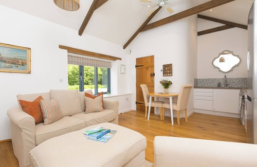 Newquay House | CARINES BARNS - TRE, pet friendly, luxury holiday cottage in Cubert