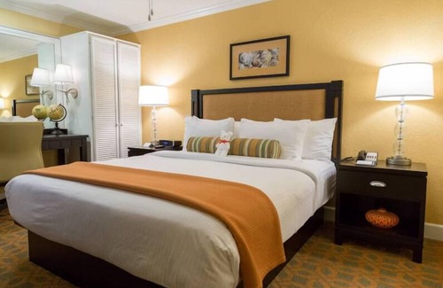 Carlsbad Village Hotel | Carlsbad Luxury Retreat! 3 Relaxing Units, Outdoor Pool, Free Parking!