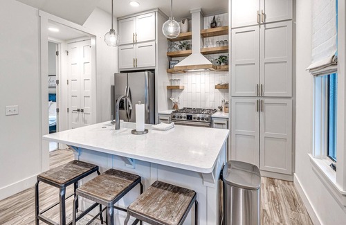 Eufaula Cottage | Carlton Landing-The Goondocks- Located on Redbud Park