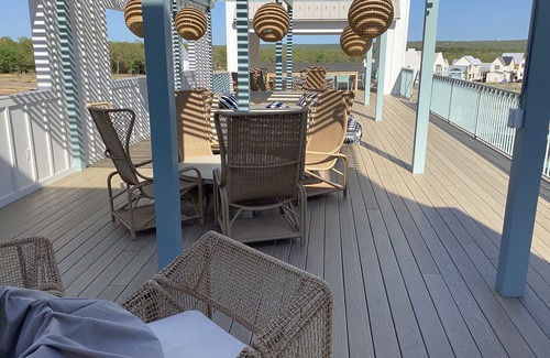 Eufaula House | Carlton Landing Bunkhouse. Sleeps 6 Private Pool and hot tub. Pet friendly.
