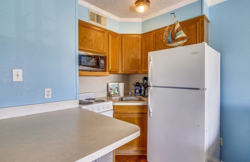 Galveston Condo | Carly's Casa | Near Beach, Two Community Pools