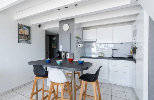Carnac Apartment | Carnac - Superbe duplex 3 pièces avec piscine, Wifi et parking, à 1 km de la plage