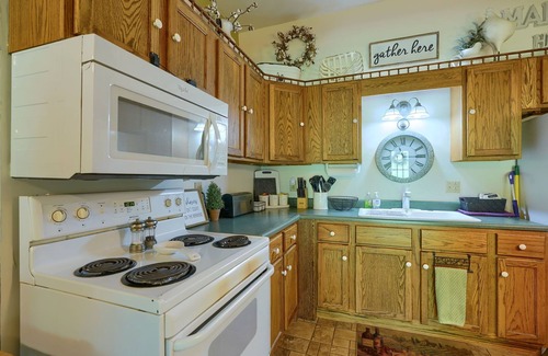 Carbon Hill Cabin | Carp's Cabin: 2 bedroom budget-friendly, modern farmhouse w/hot tub, NO WIFI