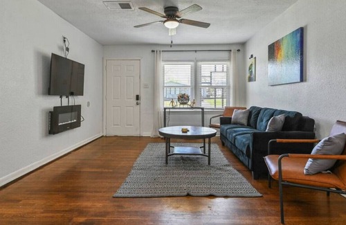 Denison House | Carport-Full Kitchen-Large Backyard