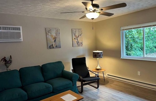 Norwood Apartment | Carter #6, Two Bedroom Apartment near Xavier