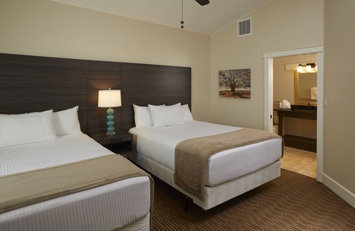 Johnson City Hotel | Carter Creek Winery Resort & Spa