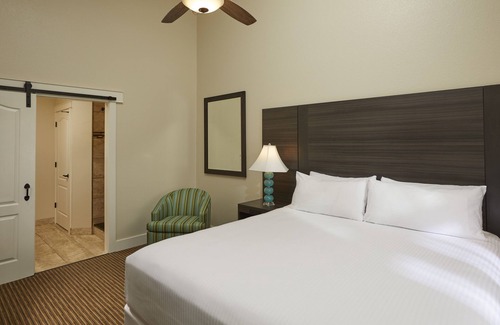 Johnson City Hotel | Carter Creek Winery Resort & Spa