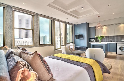 Cape Town City Centre Apartment | Cartwrights Studio 1008