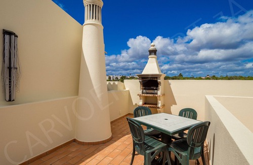 Mato Serrao Apartment | Carvoeiro Apartment 7A | professionally cleaned | 2-bedroom apartment | gated complex | communal pool | close to Carvoeiro