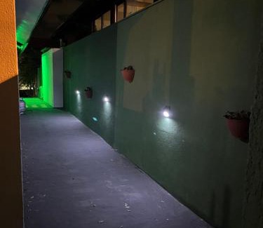 Quatro Ilhas House | Casa a 50 mt da Praia.